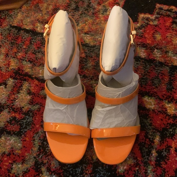NWOB Michael Kors Koda Heel in Orange Patent - Picture 5 of 6
